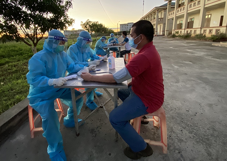Sơn La ghi nhận thêm hàng trăm trường hợp dương tính với SARS-CoV-2 - Ảnh 2.