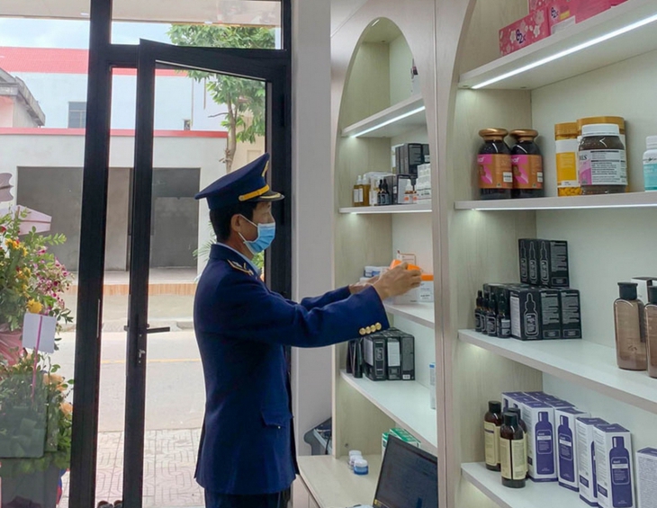 Nhiều trường hợp sử dụng mạng xã hội để bán hàng lậu, hàng giả - Ảnh 2. Nhiều trường hợp sử dụng mạng xã hội để bán hàng lậu, hàng giả - Ảnh 2.