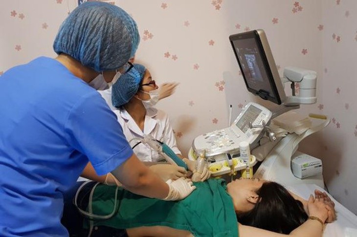 Ngực của phụ nữ là vùng nhạy cảm và cần được chăm sóc thương xuyên theo bác sĩ chuyên môn.