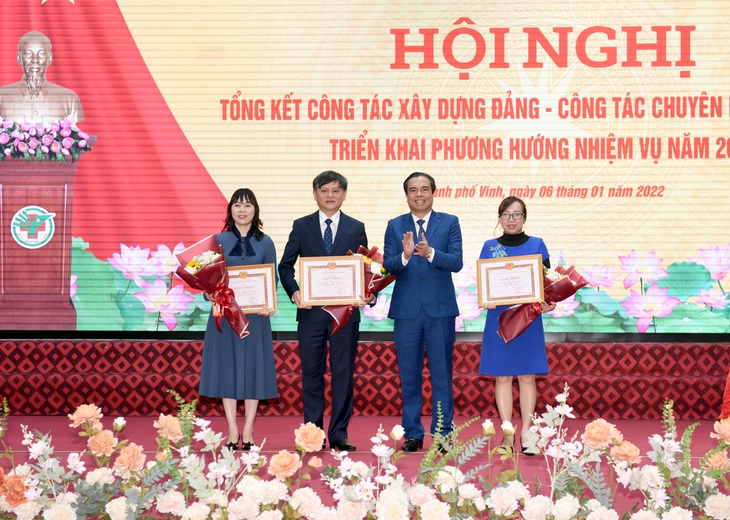 Bệnh viện ĐK TP Vinh - Hướng tới bệnh viện thông minh, hiện đại, chuyên nghiệp - Ảnh 4. Bệnh viện ĐK TP Vinh - Hướng tới bệnh viện thông minh, hiện đại, chuyên nghiệp - Ảnh 4.