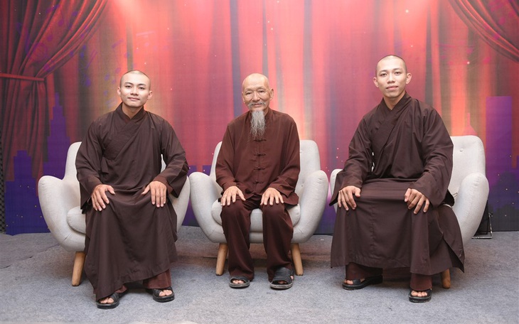 "Tịnh thất Bồng Lai": Hai "tu sĩ" bị bắt từng làm xôn xao showbiz