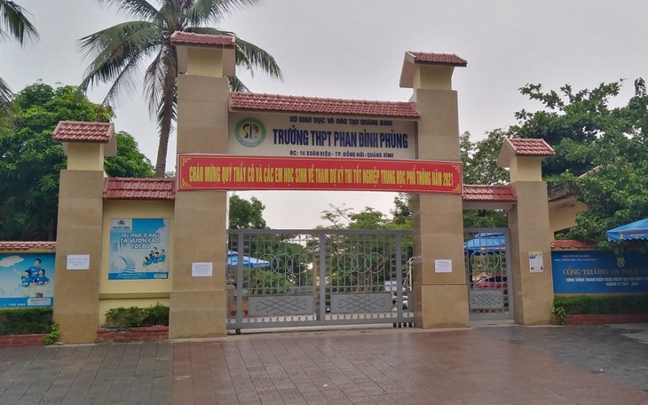 Hé lộ lý do nữ sinh cấp 3 chửi tục, lao vào tát tới tấp bạn học
