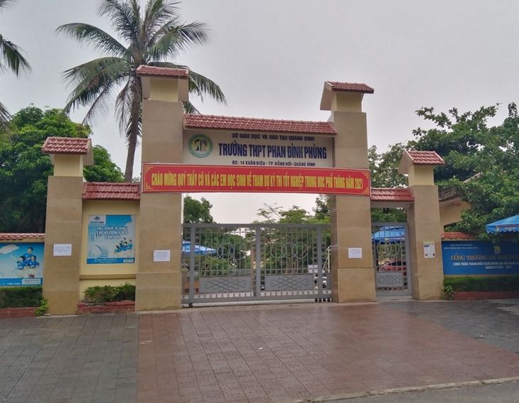 Thông tin chính thức vụ nữ sinh cấp 3 chửi tục rồi lao vào tát liên tục vào mặt bạn học - Ảnh 2.