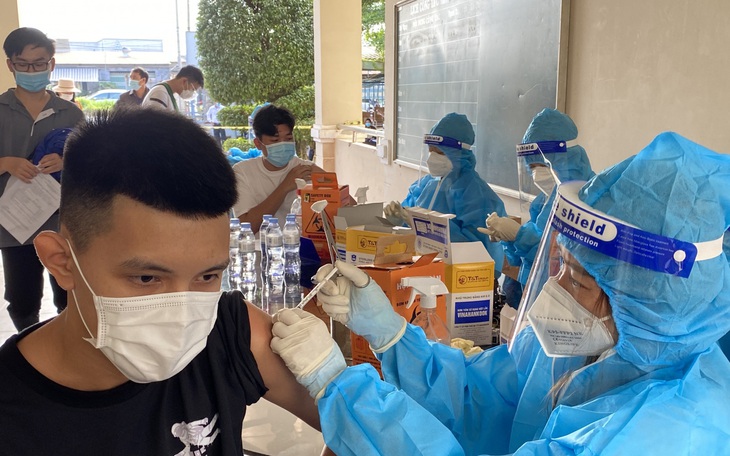 Chiều 8/1: Đã tiêm trên 159,1 triệu liều vaccine phòng COVID-19; Có 29 tỉnh, thành bao phủ đủ liều vaccine cho trẻ từ 12-17 tuổi 