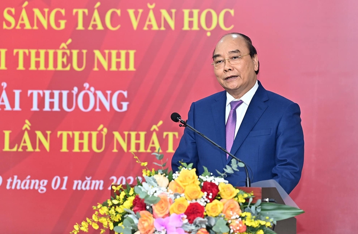 Chủ tịch nước Nguyễn Xuân Phúc: Để có những tác phẩm giá trị về văn học thiếu nhi, cần đầu tư hơn nữa - Ảnh 3. Chủ tịch nước Nguyễn Xuân Phúc: Để có những tác phẩm giá trị về văn học thiếu nhi, cần đầu tư hơn nữa - Ảnh 3.