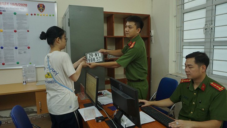 Hà Nội có thêm 230 điểm cấp đăng ký xe ở xã phường - Ảnh 3.