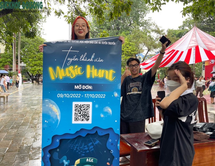 Hàng nghìn tân sinh viên háo hức làm thủ tục nhập học - Ảnh 12.