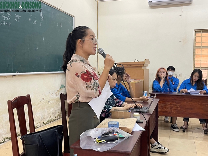 Hàng nghìn tân sinh viên háo hức làm thủ tục nhập học - Ảnh 5.
