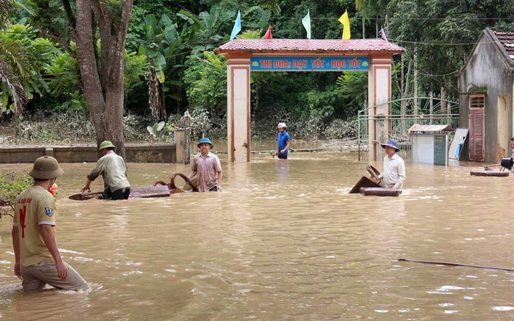 Người dân không nên chủ quan đi qua ngầm tràn, đánh cá, vớt củi - Ảnh 1.