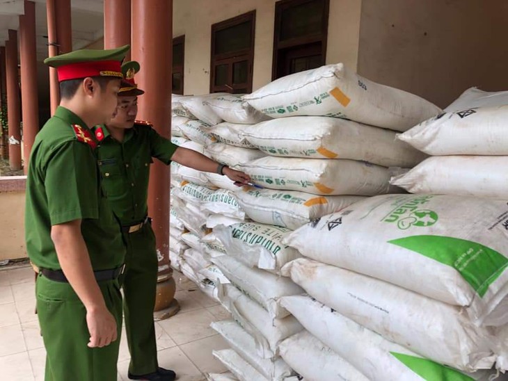 Liên tiếp phát hiện loạt phương tiện vận chuyển đường kính trắng nhập lậu trên QL9 - Ảnh 1.