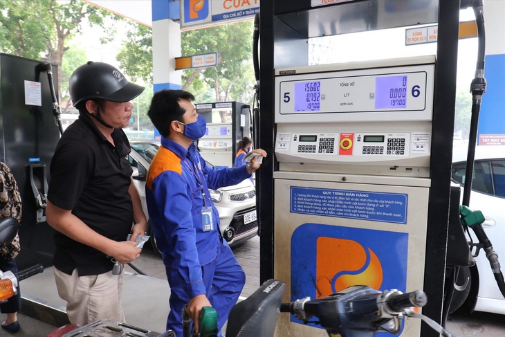 Giá xăng có thể tăng mạnh trong kỳ điều chỉnh tới - Ảnh 2. Giá xăng có thể tăng mạnh trong kỳ điều chỉnh tới - Ảnh 2.