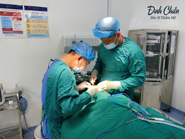 Bàn tay uy tín trong làng phẫu thuật thẩm mỹ - Ảnh 2. Bàn tay uy tín trong làng phẫu thuật thẩm mỹ - Ảnh 2.
