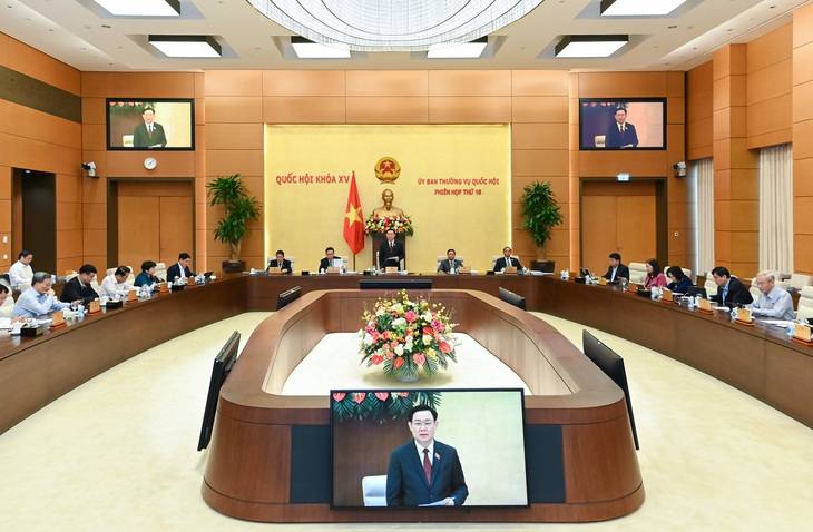 Ủy ban Thường vụ Quốc hội cho ý kiến về điều chỉnh tiền lương cơ sở - Ảnh 3.