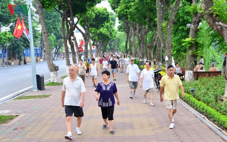 Đi bộ có lợi cho sức khỏe, thậm chí giảm nguy cơ mắc các bệnh ung thư - Ảnh 1.