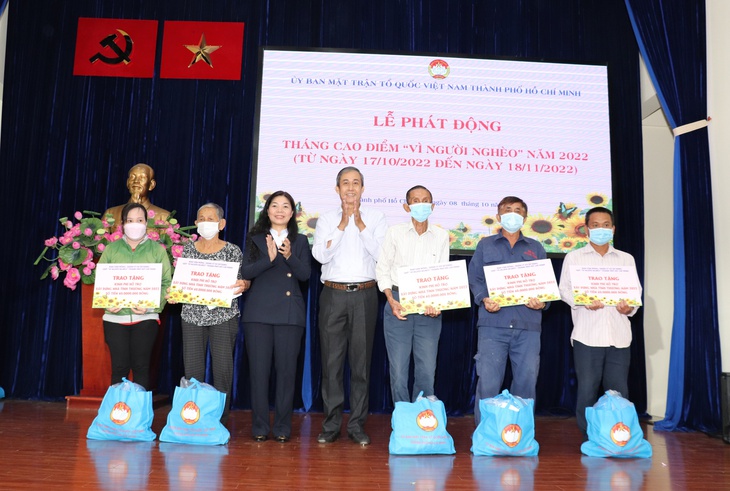 Doanh nghiệp chung tay khơi dậy niềm tin, ý chí vươn lên thoát nghèo bền vững cho người dân TP.HCM - Ảnh 1. Doanh nghiệp chung tay khơi dậy niềm tin, ý chí vươn lên thoát nghèo bền vững cho người dân TP.HCM - Ảnh 1.