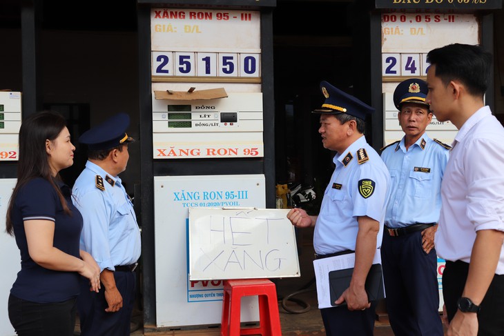 Kiểm tra, giám sát toàn bộ hệ thống thương nhân kinh doanh xăng dầu - Ảnh 2.