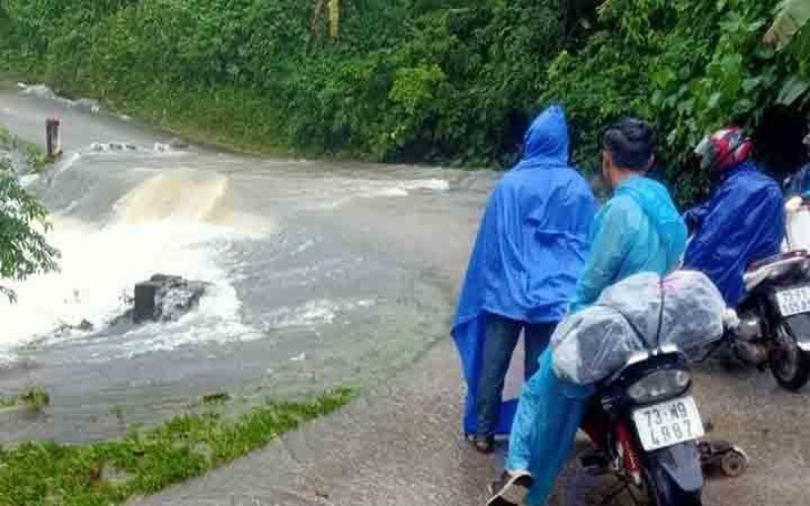 Thủ tướng yêu cầu theo dõi chặt chẽ mưa lũ, chủ động sơ tán dân ra khỏi khu vực nguy hiểm