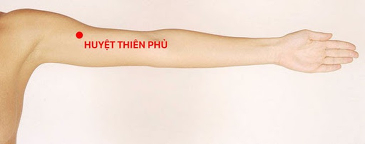 Bấm huyệt trị ho do lạnh cho người lớn và trẻ em  - Ảnh 4.