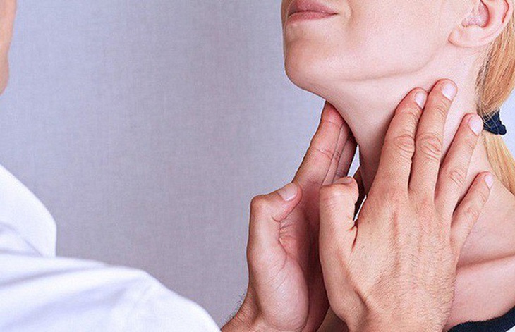 Viêm thanh quản khi thời tiết chuyển mùa đâu là nguyên nhân? - Ảnh 4.