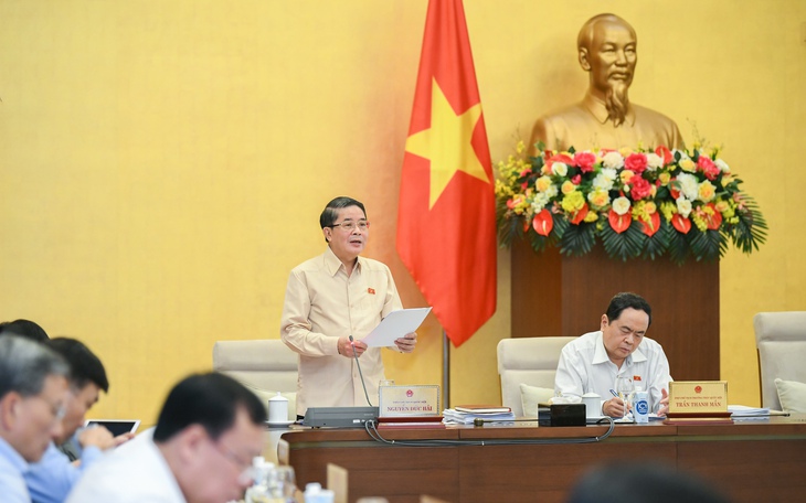 Đồng ý trình Quốc hội xem xét tăng lương cơ sở, phụ cấp nghề y