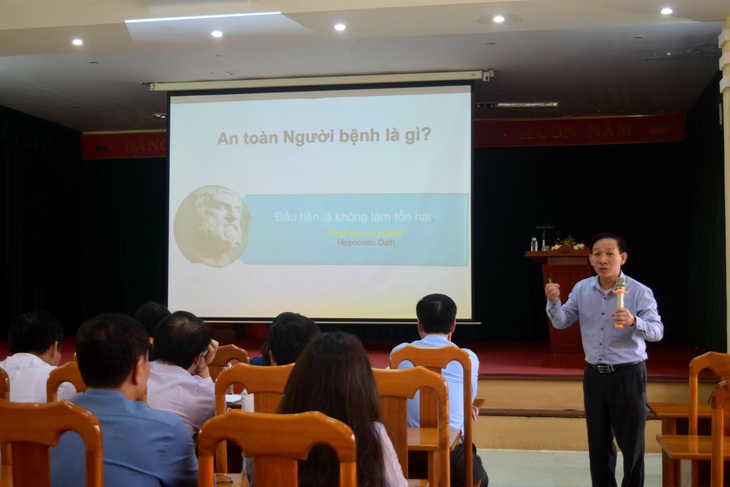 Bài học về phòng chống và xử lý các sự cố y khoa; Cập nhật kiến thức chẩn đoán và điều trị sốt xuất huyết - Ảnh 3. Bài học về phòng chống và xử lý các sự cố y khoa; Cập nhật kiến thức chẩn đoán và điều trị sốt xuất huyết - Ảnh 3.