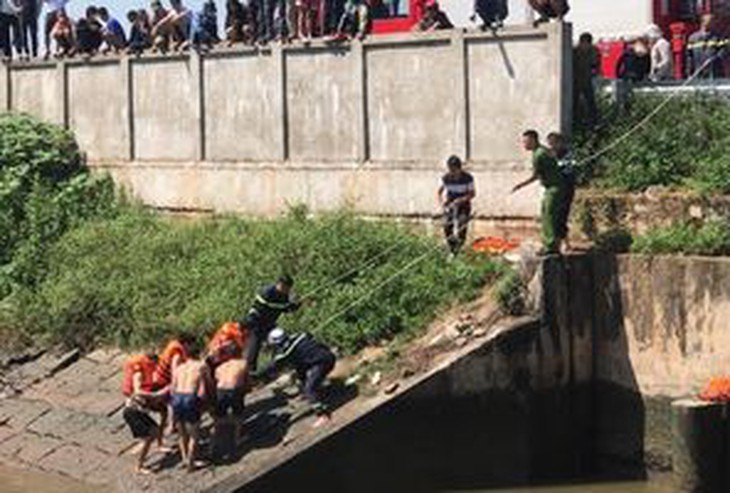 Phát hiện người đàn ông tử vong dưới cống - Ảnh 1. Phát hiện người đàn ông tử vong dưới cống - Ảnh 1.