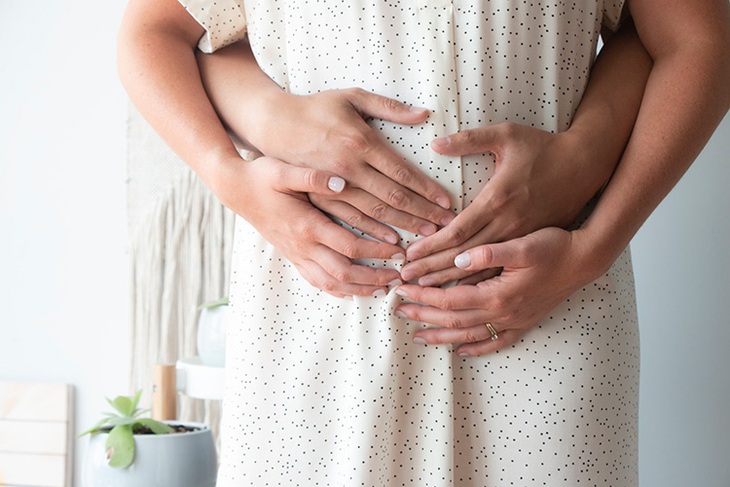'Chuyện ấy' khi mang thai có thể gây lõm đầu thai nhi, lo lắng thái quá hay có cơ sở? - Ảnh 1.