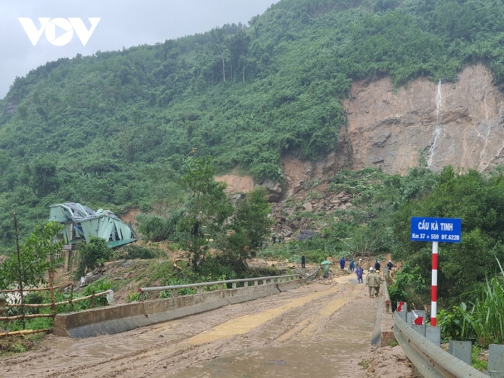 Cận cảnh hiện trường sạt lở thủy điện Kà Tinh nghi vùi lấp người - Ảnh 1. Cận cảnh hiện trường sạt lở thủy điện Kà Tinh nghi vùi lấp người - Ảnh 1.