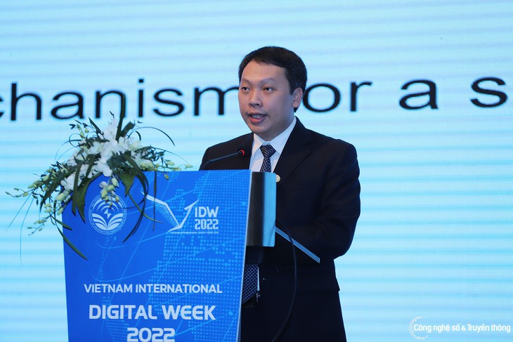 Khai mạc Tuần lễ Số Quốc tế Việt Nam 2022 hướng tới tương lai số bền vững - Ảnh 4. Khai mạc Tuần lễ Số Quốc tế Việt Nam 2022 hướng tới tương lai số bền vững - Ảnh 4.