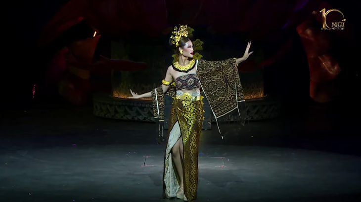 "Đọ" thần thái nữ thần của Thùy Tiên và Đoàn Thiên Ân trong trang phục Bali - Ảnh 3.