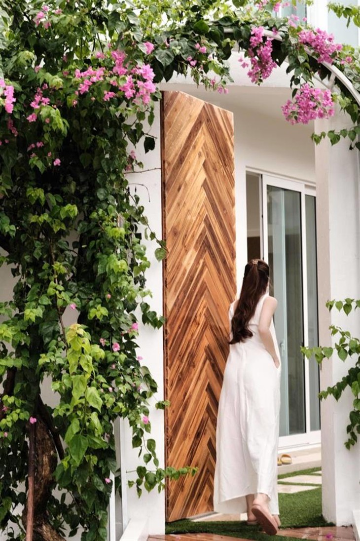 Ngắm nhìn căn biệt thự 30 tỷ vừa bị trộm "ghé thăm" của Hồ Ngọc Hà - Ảnh 6.