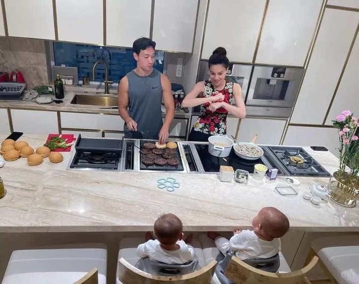 Ngắm nhìn căn biệt thự 30 tỷ vừa bị trộm "ghé thăm" của Hồ Ngọc Hà - Ảnh 15.
