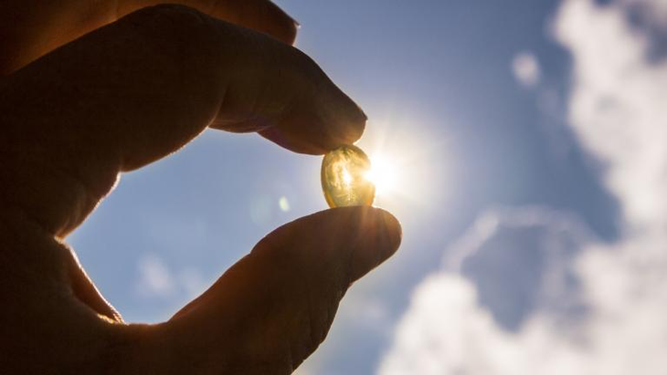 Vitamin D liều cao không cải thiện sức khỏe tim mạch - Ảnh 1.