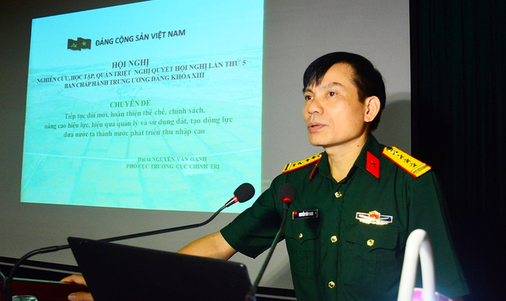 Cán bộ, đảng viên thuộc Tổng cục Chính trị tại TP Hồ Chí Minh nghiên cứu, học tập Nghị quyết Hội nghị Trung ương 5 khóa XIII - Ảnh 1.