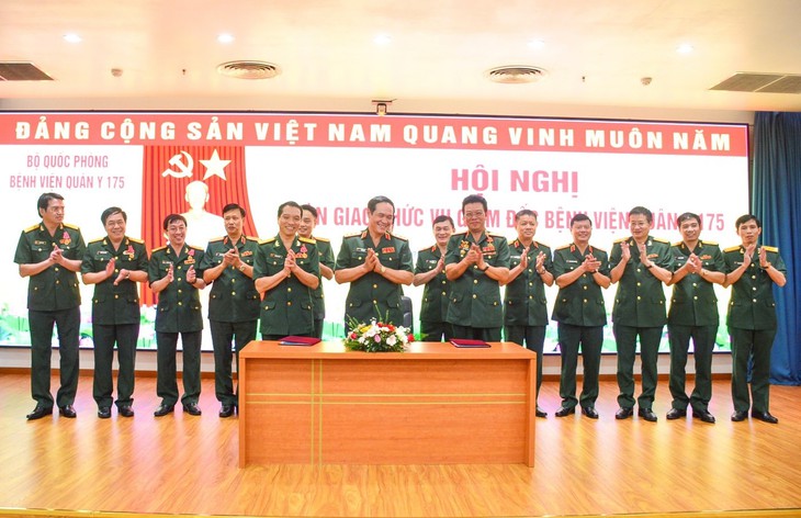 Bệnh viện Quân y 175 chính thức chuyển giao thế hệ giám đốc - Ảnh 1. Bệnh viện Quân y 175 chính thức chuyển giao thế hệ giám đốc - Ảnh 1.