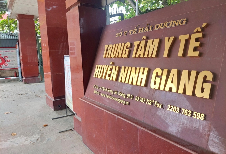 HI HỮU: Nam sinh lớp 9 ở Hải Dương uống nhầm 21 viên thuốc tránh thai được đưa đi cấp cứu trong đêm - Ảnh 1. HI HỮU: Nam sinh lớp 9 ở Hải Dương uống nhầm 21 viên thuốc tránh thai được đưa đi cấp cứu trong đêm - Ảnh 1.
