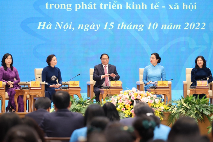 Quyền Bộ trưởng Bộ Y tế: Từ năm 2026 sẽ có vaccine tiêm phòng ung thư cổ tử cung miễn phí cho trẻ em gái - Ảnh 1. Quyền Bộ trưởng Bộ Y tế: Từ năm 2026 sẽ có vaccine tiêm phòng ung thư cổ tử cung miễn phí cho trẻ em gái - Ảnh 1.