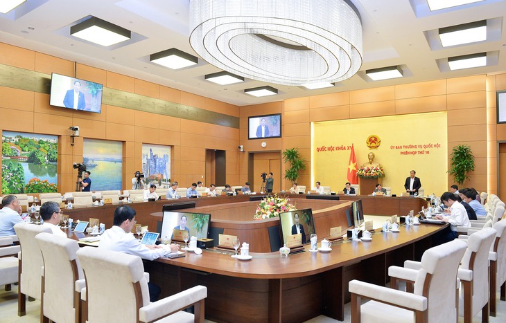 UBTVQH đồng ý cho đấu giá biển số ô tô khi có 1 người tham gia - Ảnh 2. UBTVQH đồng ý cho đấu giá biển số ô tô khi có 1 người tham gia - Ảnh 2.