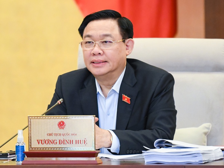 UBTVQH đồng ý cho đấu giá biển số ô tô khi có 1 người tham gia - Ảnh 3. UBTVQH đồng ý cho đấu giá biển số ô tô khi có 1 người tham gia - Ảnh 3.