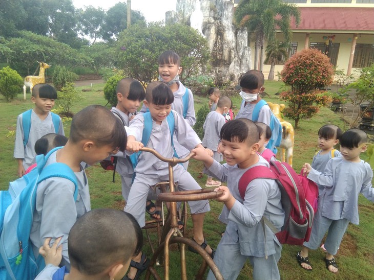 Điểm tựa cho những thân phận bất hạnh - Ảnh 4. Điểm tựa cho những thân phận bất hạnh - Ảnh 4.