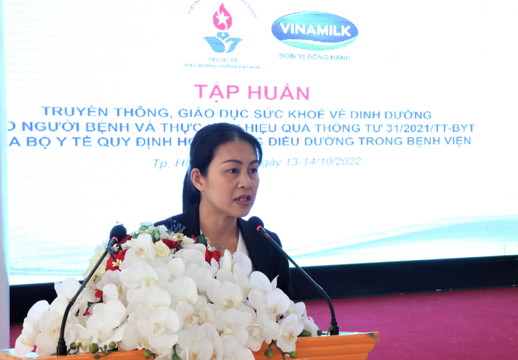 Vinamilk cùng CLB Điều dưỡng trưởng Việt Nam tổ chức lớp tập huấn truyền thông sức khỏe về dinh dưỡng cho người bệnh - Ảnh 1.