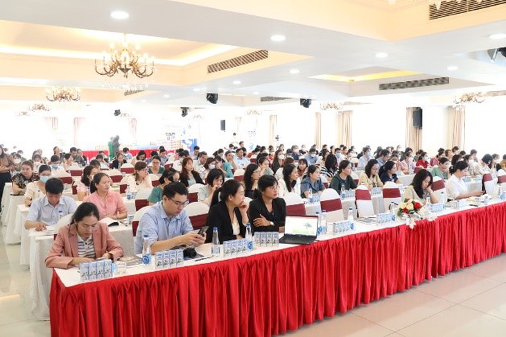 Vinamilk cùng CLB Điều dưỡng trưởng Việt Nam tổ chức lớp tập huấn truyền thông sức khỏe về dinh dưỡng cho người bệnh - Ảnh 2.