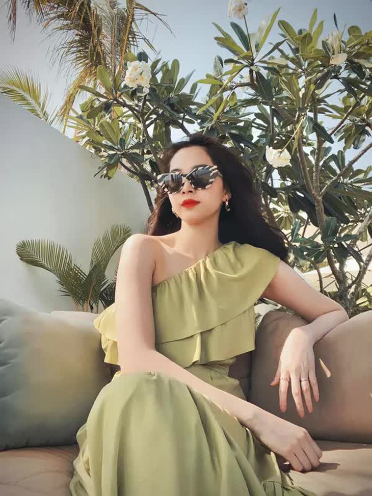 3 ông chồng doanh nhân của Đặng Thu Thảo, Đỗ Mỹ Linh, Lan Khuê: Trẻ tuổi, điển trai và gia thế 'khủng' - Ảnh 4. 3 ông chồng doanh nhân của Đặng Thu Thảo, Đỗ Mỹ Linh, Lan Khuê: Trẻ tuổi, điển trai và gia thế 'khủng' - Ảnh 4.