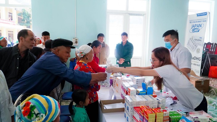 Dược Hậu Giang khám bệnh, phát thuốc cho hơn 1.250 đồng bào nơi địa đầu tổ quốc - Ảnh 8. Dược Hậu Giang khám bệnh, phát thuốc cho hơn 1.250 đồng bào nơi địa đầu tổ quốc - Ảnh 8.