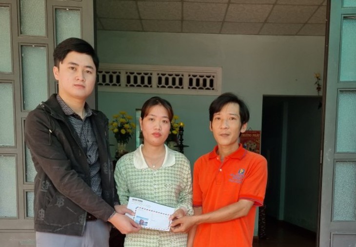 Tấm lòng bạn đọc Báo Sức khỏe và Đời sống đến với hoàn cảnh khó khăn ở Huế - Ảnh 1. Tấm lòng bạn đọc Báo Sức khỏe và Đời sống đến với hoàn cảnh khó khăn ở Huế - Ảnh 1.