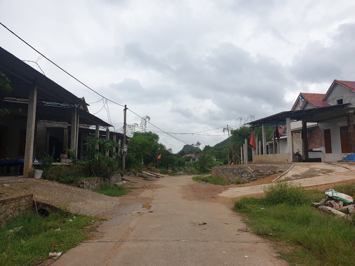 Quảng Bình thực hiện nhiều phương án đảm bảo an toàn cho người dân khỏi nguy cơ sạt lở và hồ đập xuống cấp - Ảnh 2. Quảng Bình thực hiện nhiều phương án đảm bảo an toàn cho người dân khỏi nguy cơ sạt lở và hồ đập xuống cấp - Ảnh 2.