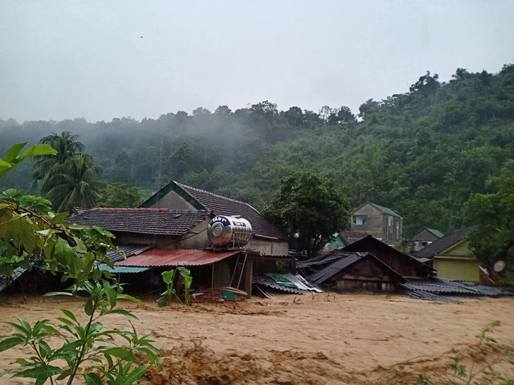 Lũ ống kinh hoàng ở huyện miền núi Nghệ An - Ảnh 4.