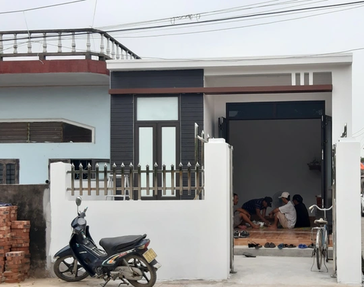 Cuộc sống mới của bà cụ hỏng mắt sống đơn thân - Ảnh 2.