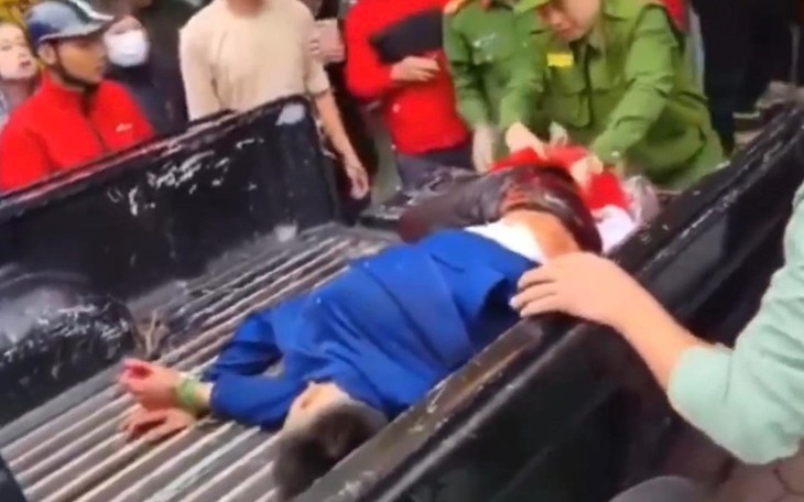 Người dân khống chế đối tượng cướp tiệm vàng ở Lạng Sơn