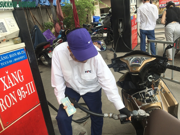 Bộ Công thương đề nghị điều chỉnh nhiều mức phí để tháo gỡ khó khăn cho kinh doanh xăng dầu - Ảnh 1.